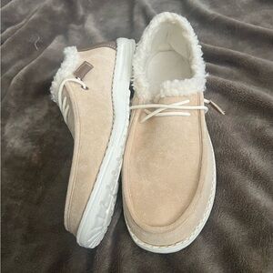 Super Comfy Slip on Shoes.. Size 8/9..